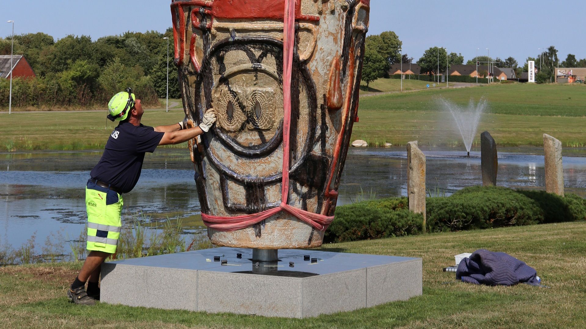 Krukken Fons Vitae installeres ved AVKs hovedkontor i Galten