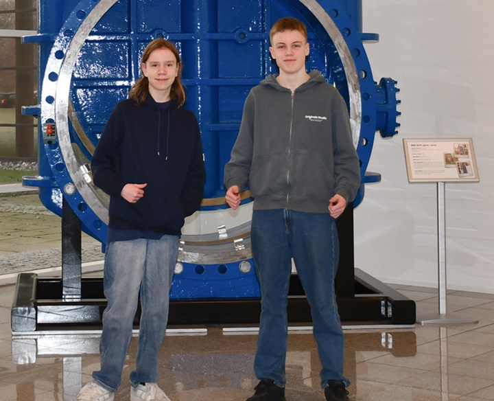 Erhvervspraktikanter fra 8. klasse på Gyvelhøjskolen får indblik i de mange forskellige afdelinger hos AVK